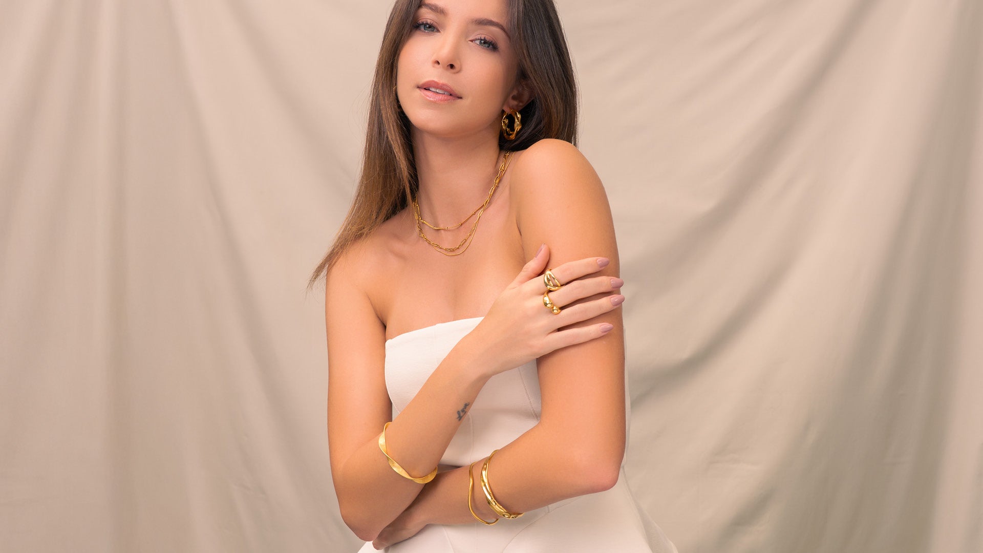 LAVANA elegant gold and silver jewellery gift set under $200, perfect for special occasions