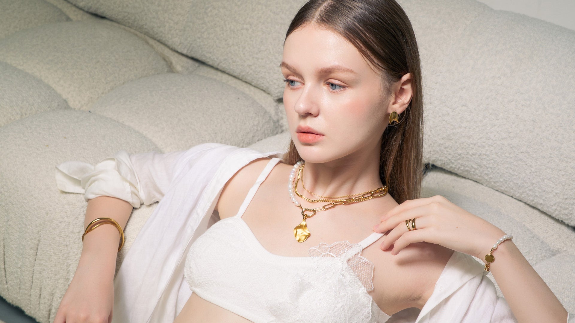 LAVANA pearl jewellery collection showcasing elegant pearl necklaces, earrings, and bracelets display