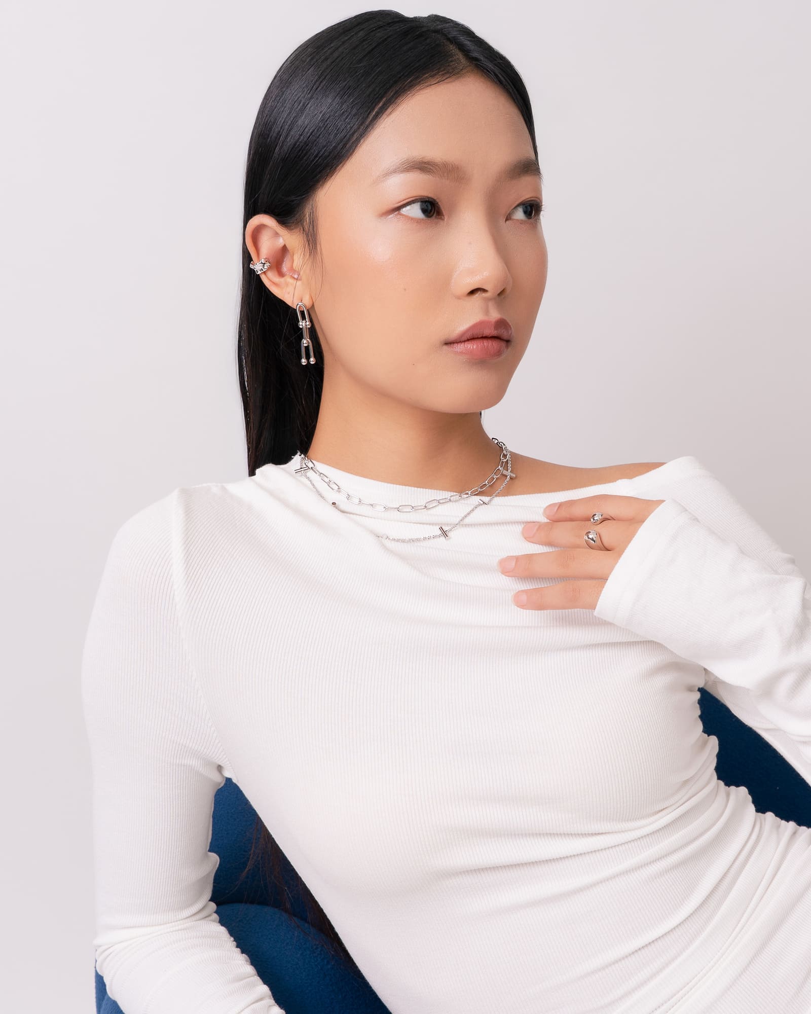 Aurora-Silver-Ear-Cuff-by-Lavana-on-trendy-Slim-cuff-with-lab-grown-diamond-row_2773f914-3a36-4066-9ad1-f571485d13ee