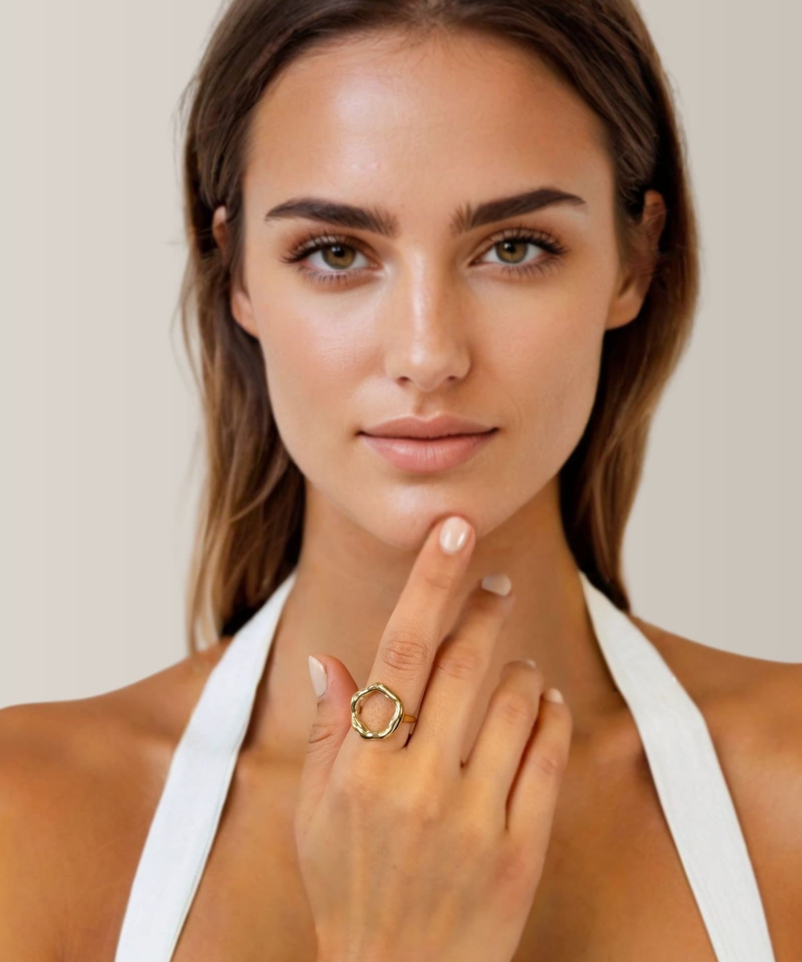 Onda Gold Open Ring by Lavana on model with polished liquid wave silhouette